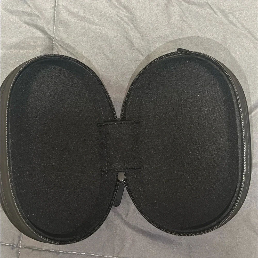 Beats Black Headphones with Case